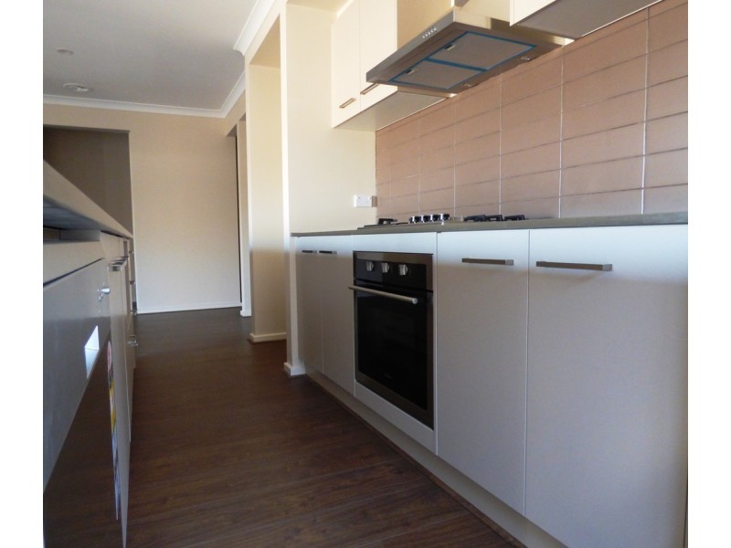 14 Comet Avenue, Truganina VIC 3029