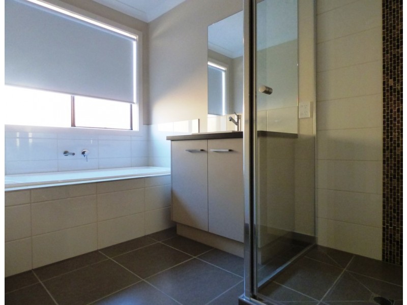 14 Comet Avenue, Truganina VIC 3029