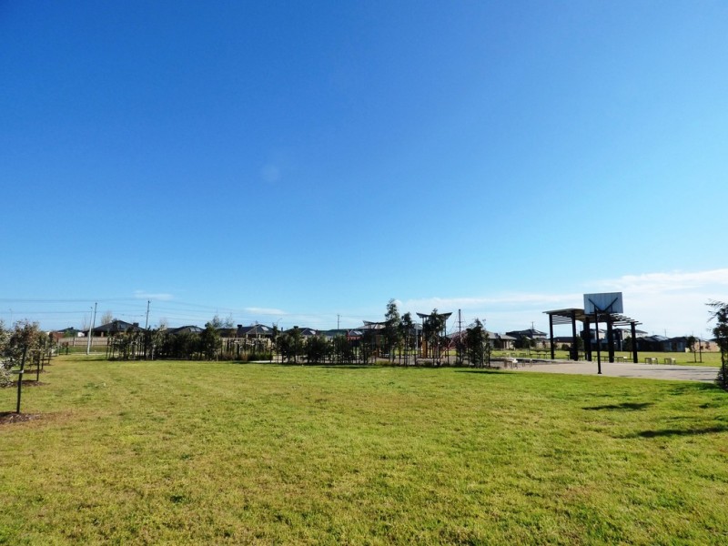 14 Comet Avenue, Truganina VIC 3029