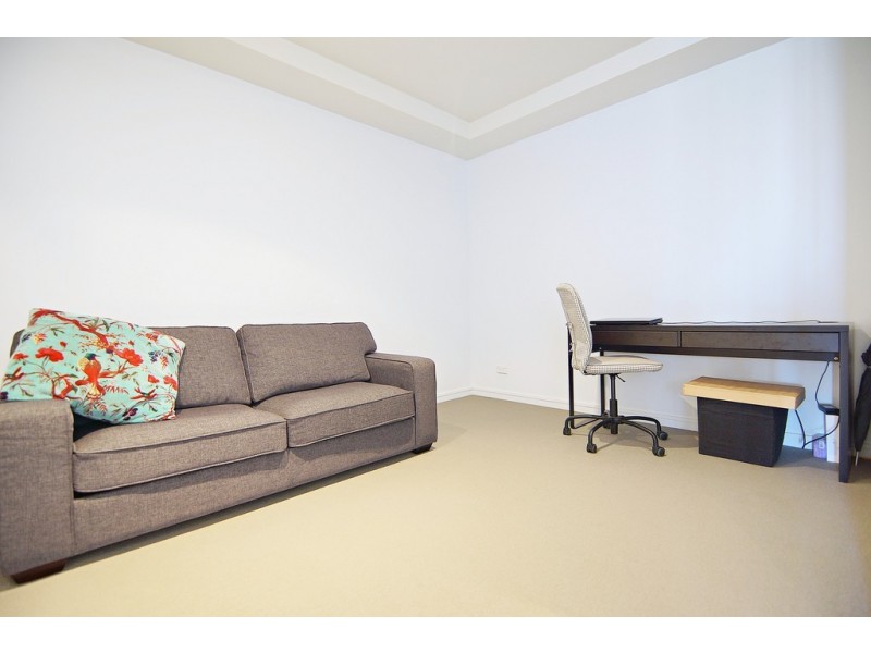 1003/8 McCrae Street, Docklands VIC 3008