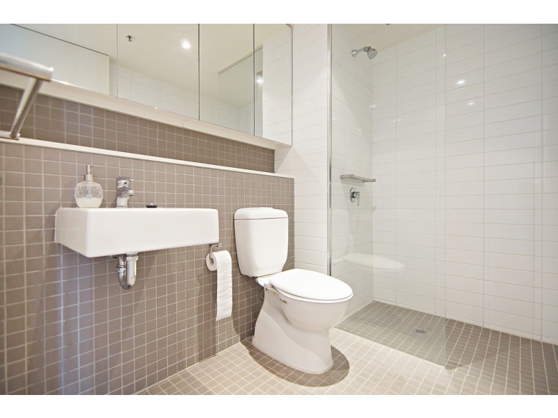 1003/8 McCrae Street, Docklands VIC 3008