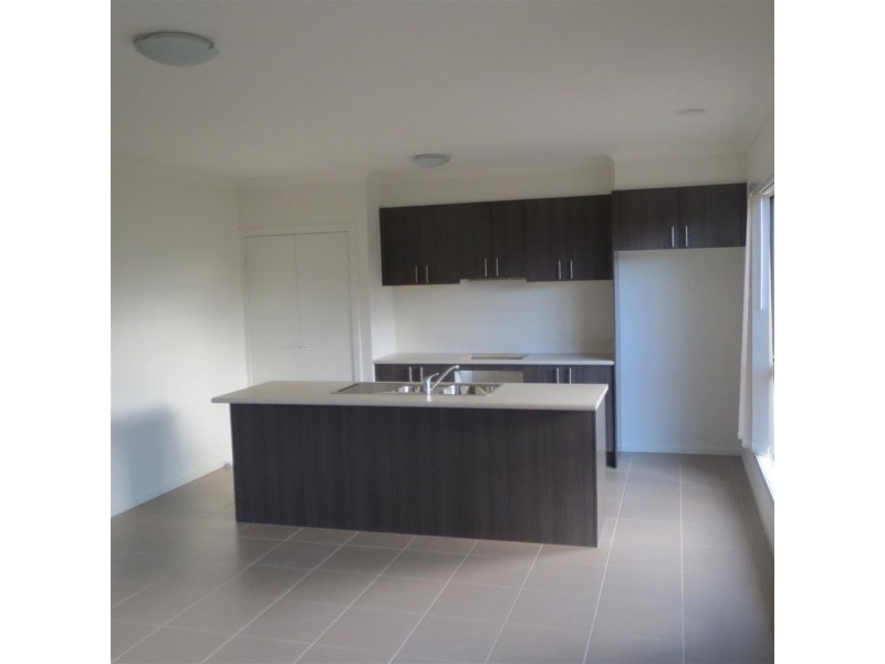 28 Lockheed Parade, Point Cook VIC 3030