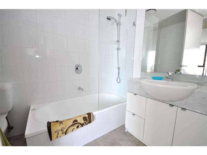 REF 23949/88 Kavanagh Street, Southbank VIC 3006