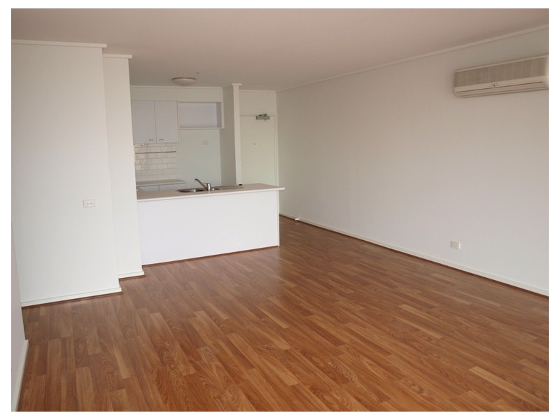 REF 23959/28 Bank Street, South Melbourne VIC 3205