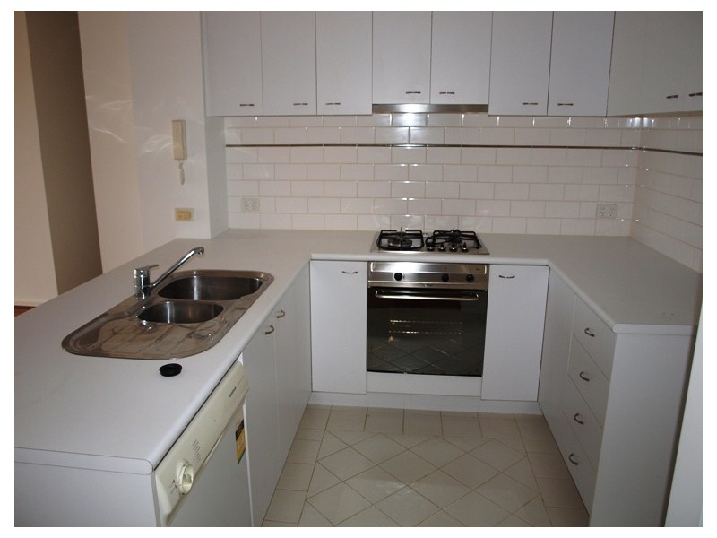 REF 23959/28 Bank Street, South Melbourne VIC 3205