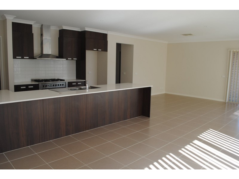 23 Grassbird Drive, Point Cook VIC 3030