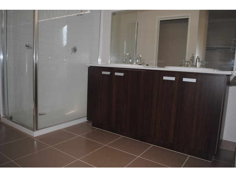 23 Grassbird Drive, Point Cook VIC 3030