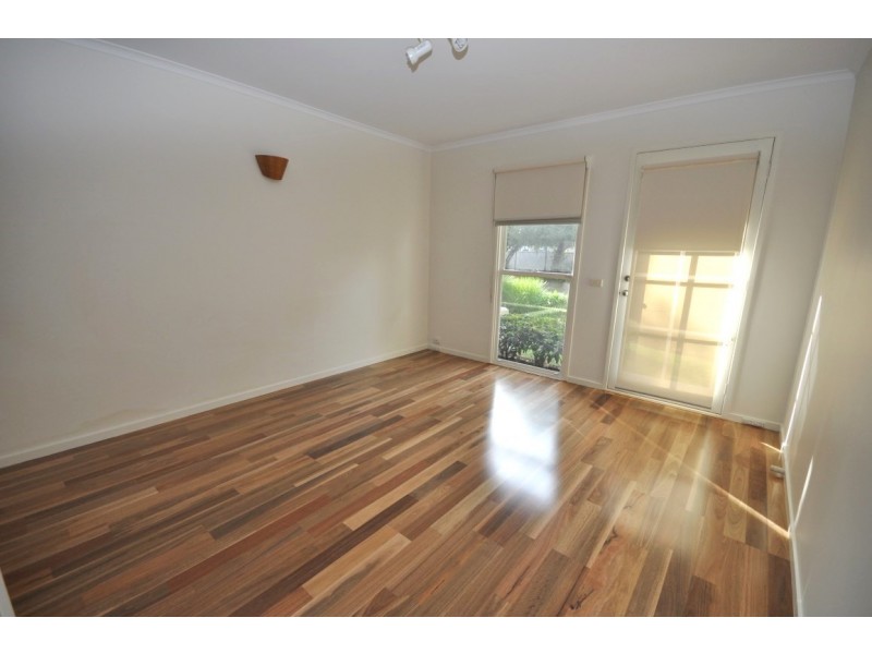 REF 33804/114 Dodds Street, Southbank VIC 3006