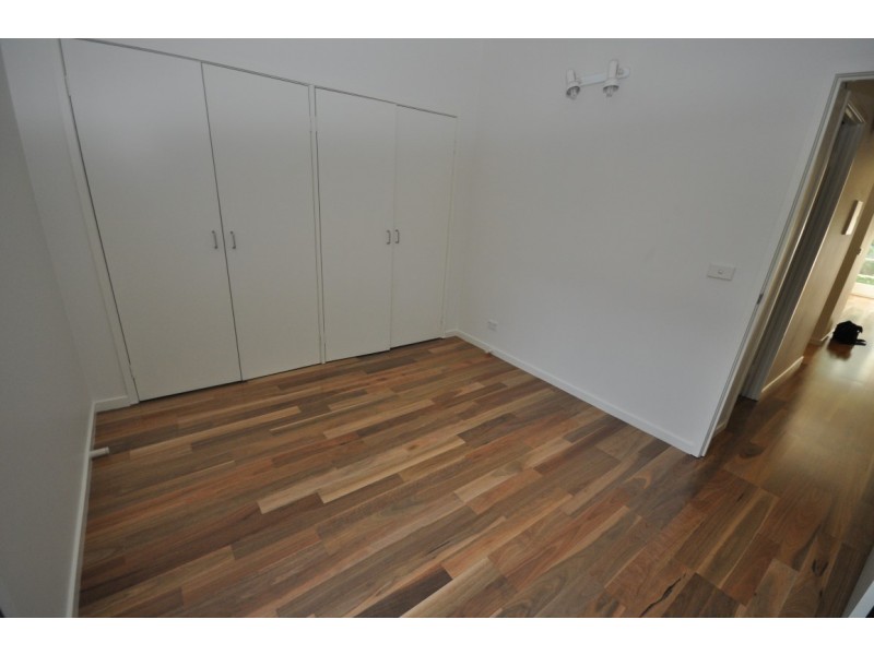 REF 33804/114 Dodds Street, Southbank VIC 3006