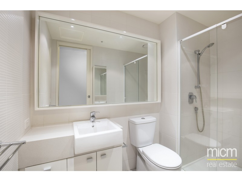 REF 33719/63 Whiteman Street, Southbank VIC 3006