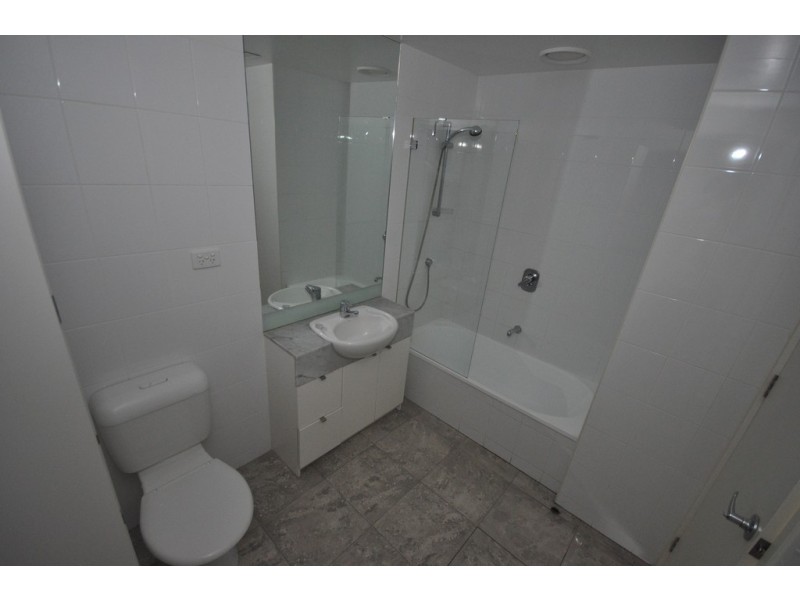 REF 23968/173 City Road, Southbank VIC 3006