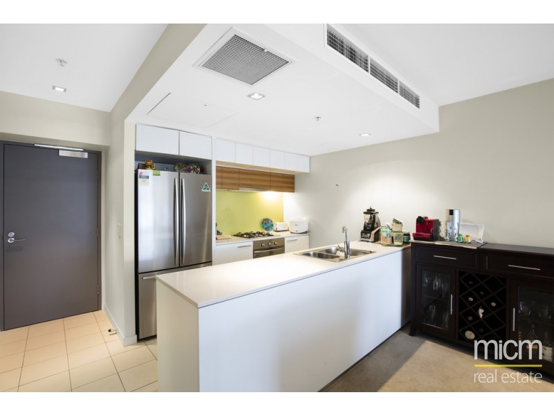 C/100 Harbour Esplanade, Docklands VIC 3008