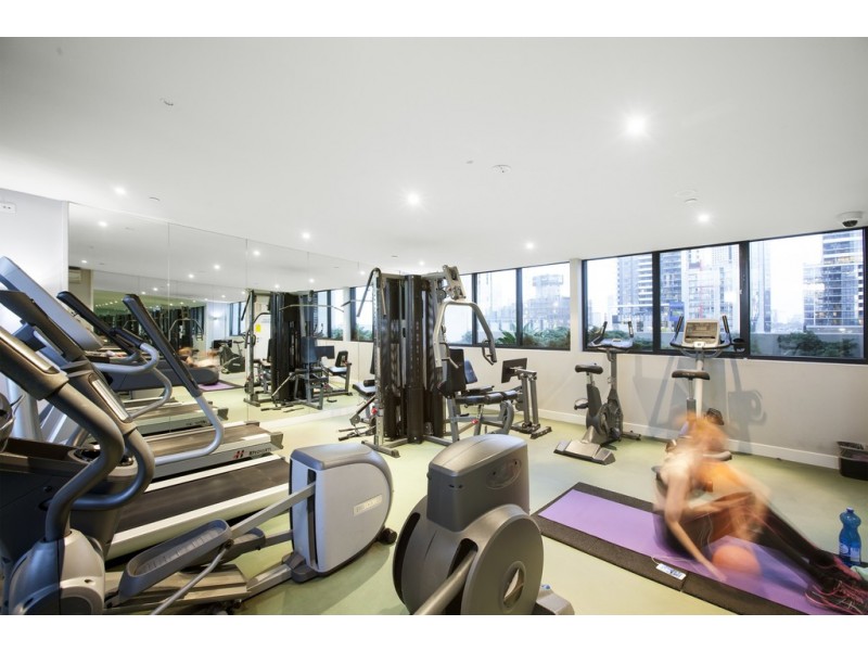 REF 23998/63 Whiteman Street, Southbank VIC 3006