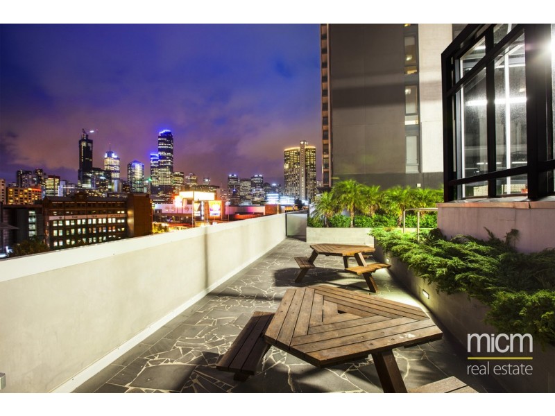 REF 23998/63 Whiteman Street, Southbank VIC 3006