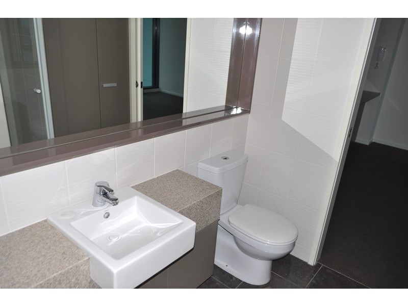 REF 24002/180 City Road, Southbank VIC 3006