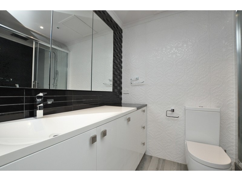 REF 24006/28 Southgate Avenue, Southbank VIC 3006