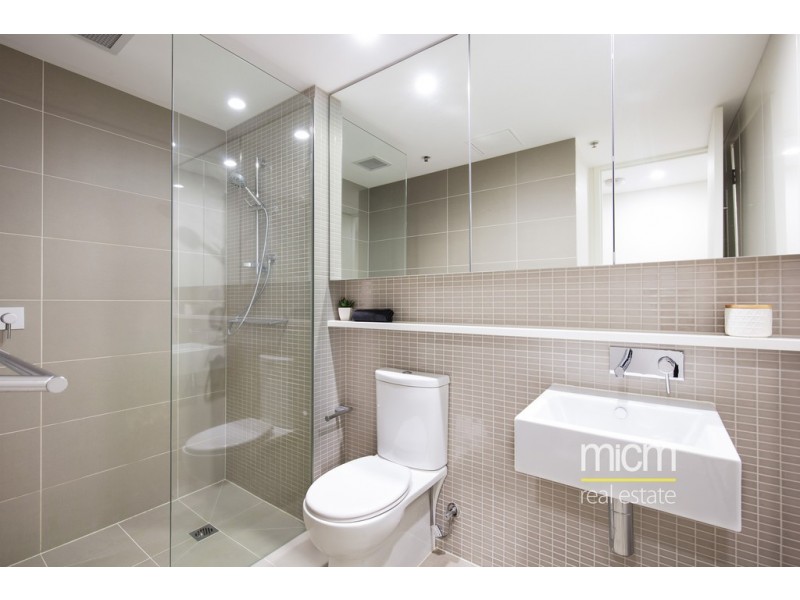 915/70 Queens Road, Melbourne VIC 3004