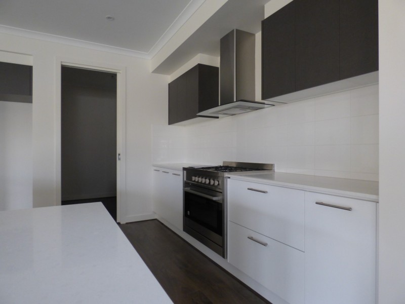 28 Fireside Avenue, Point Cook VIC 3030