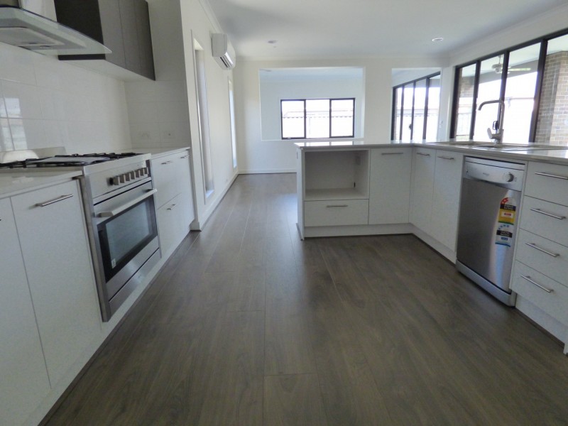 28 Fireside Avenue, Point Cook VIC 3030