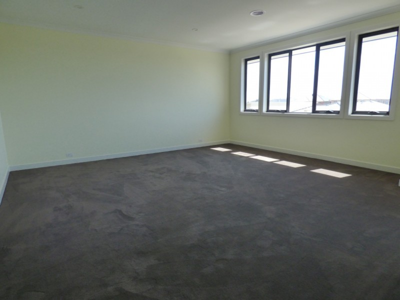 28 Fireside Avenue, Point Cook VIC 3030