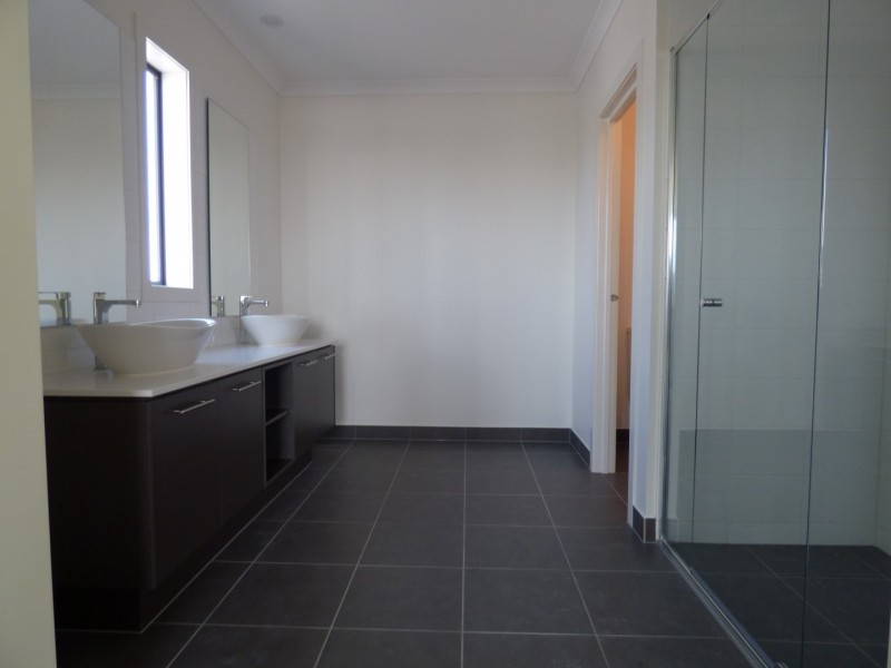 28 Fireside Avenue, Point Cook VIC 3030