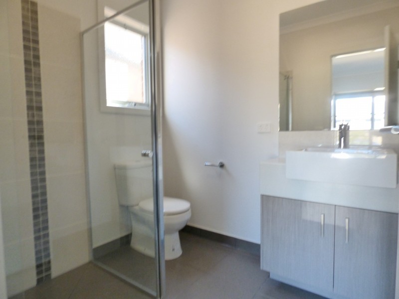 31 Neighbourhood Grove, Point Cook VIC 3030