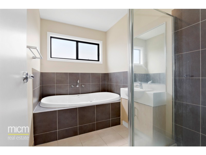 19 Hyde Park Terrace, Point Cook VIC 3030