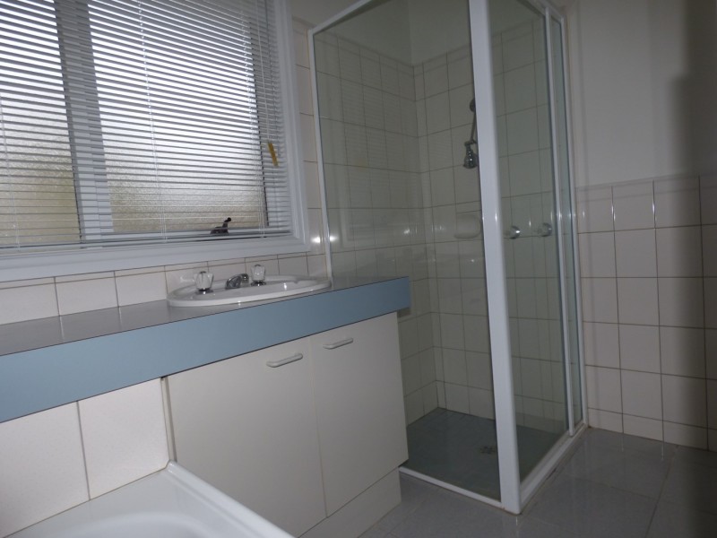 9/23-25 Finch Road, Werribee South VIC 3030