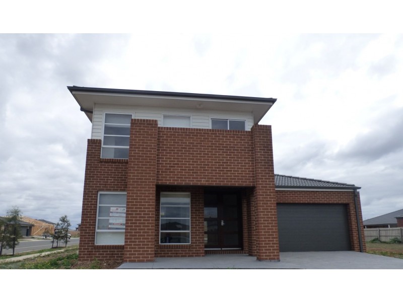 32 Grassbird Drive, Point Cook VIC 3030