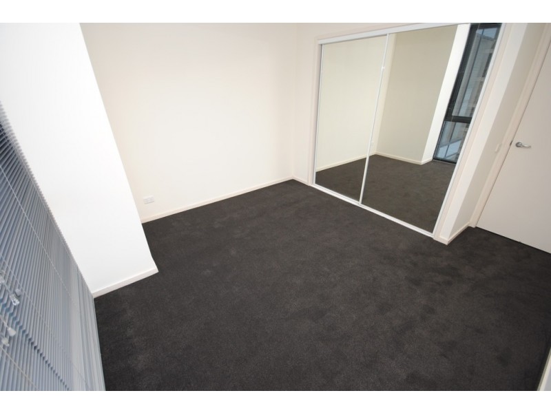 REF 24042/100 Kavanagh Street, Southbank VIC 3006