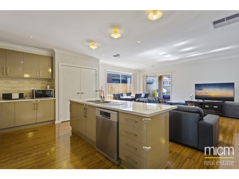 13 Treeleaf Avenue, Point Cook VIC 3030