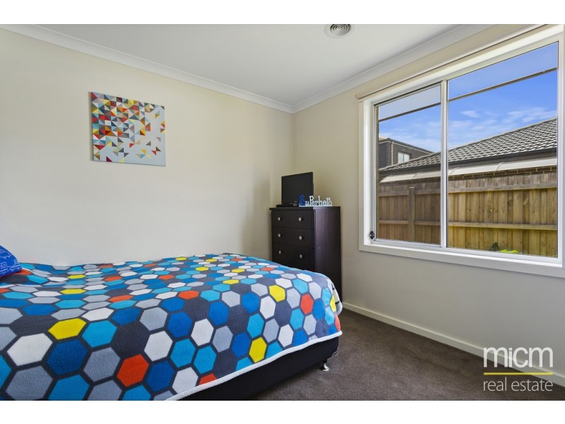 13 Treeleaf Avenue, Point Cook VIC 3030