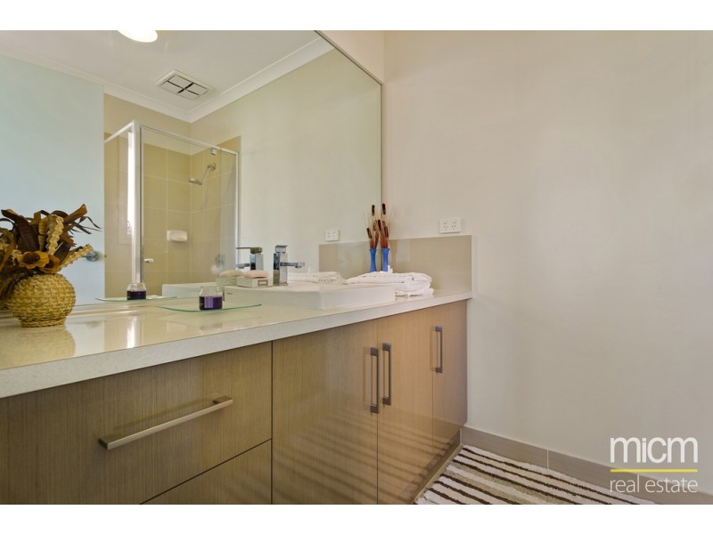 13 Treeleaf Avenue, Point Cook VIC 3030