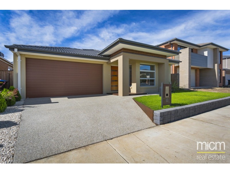 13 Treeleaf Avenue, Point Cook VIC 3030