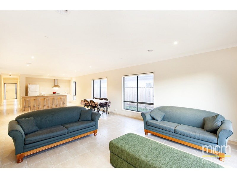 30 The Esplanade, Sanctuary Lakes VIC 3030