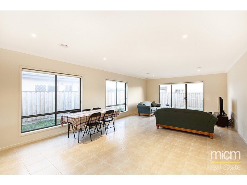 30 The Esplanade, Sanctuary Lakes VIC 3030