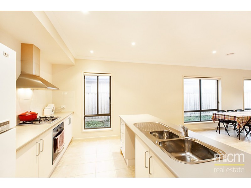 30 The Esplanade, Sanctuary Lakes VIC 3030