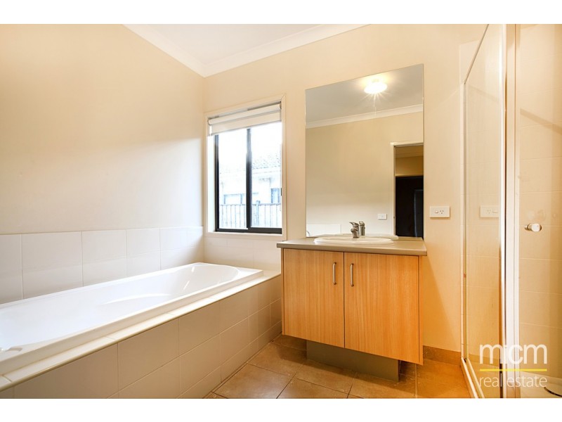30 The Esplanade, Sanctuary Lakes VIC 3030