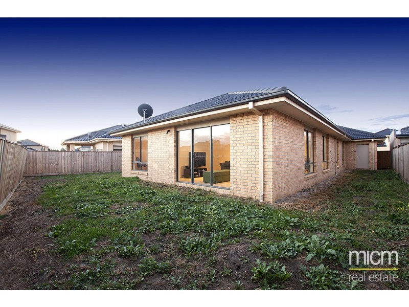 30 The Esplanade, Sanctuary Lakes VIC 3030
