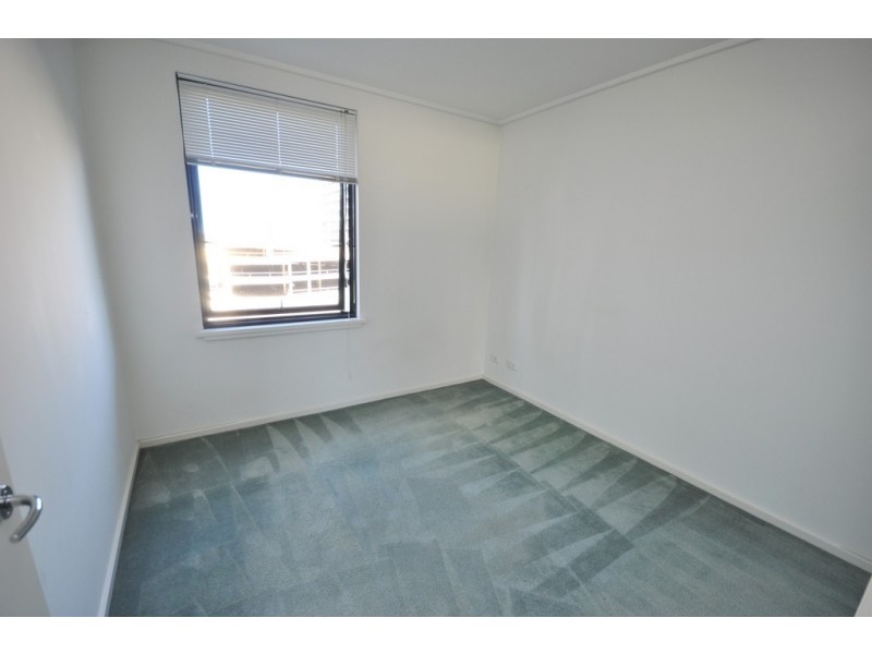 REF 24064/28 Bank Street, South Melbourne VIC 3205