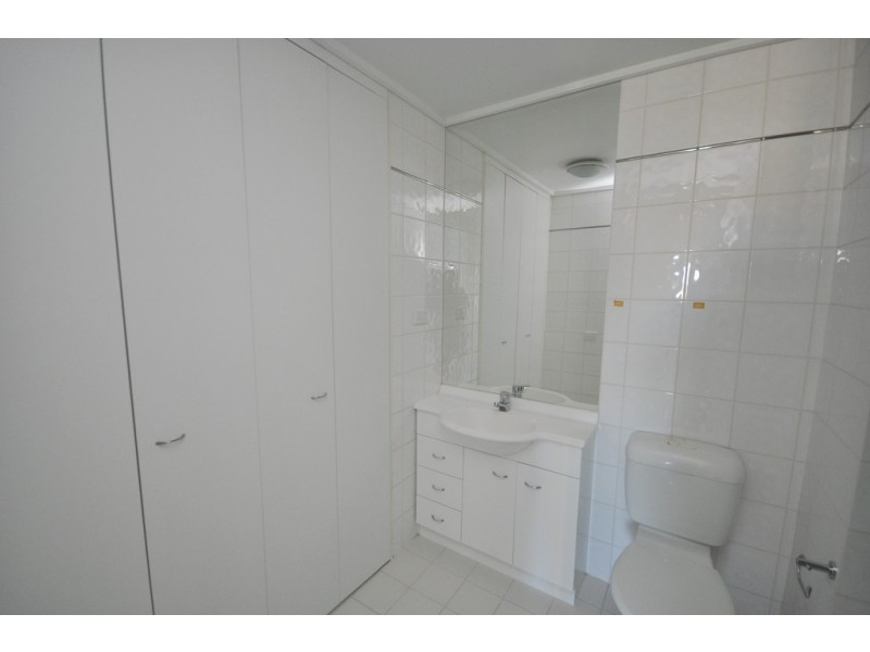 REF 24064/28 Bank Street, South Melbourne VIC 3205