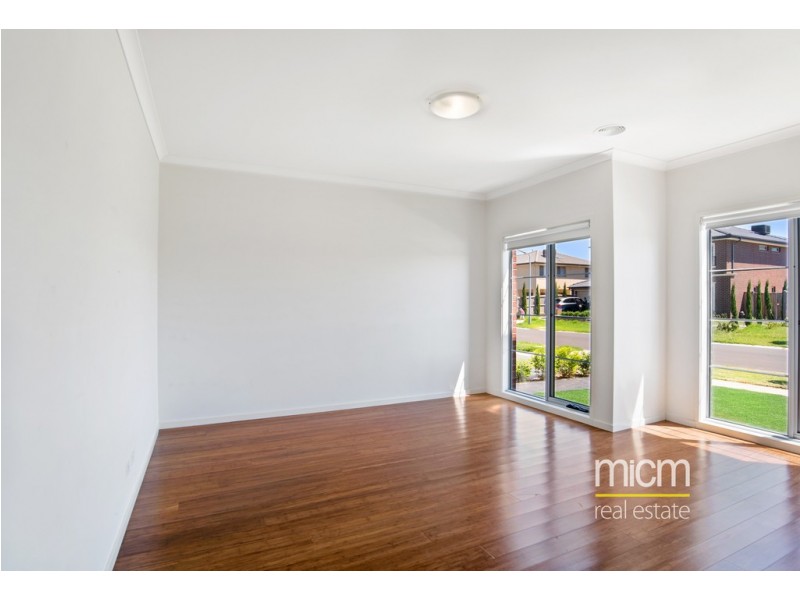 16 Yellowbox Drive, Point Cook VIC 3030