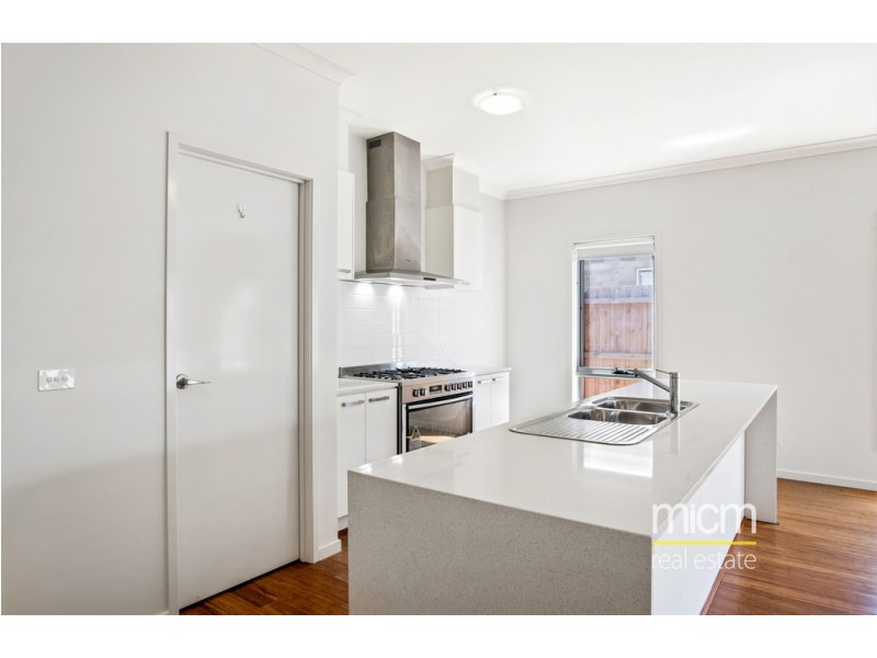 16 Yellowbox Drive, Point Cook VIC 3030