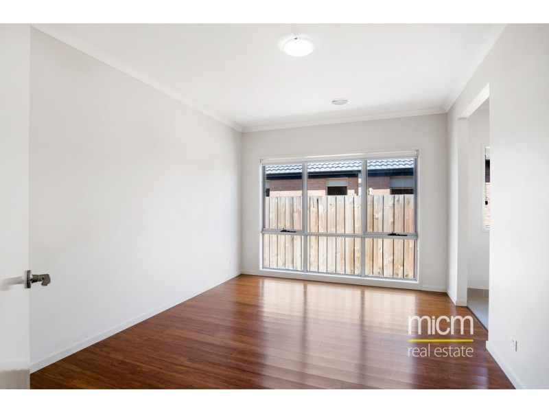 16 Yellowbox Drive, Point Cook VIC 3030