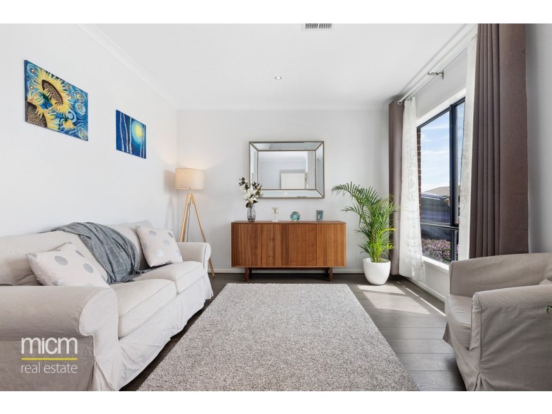 38 Jansar Street, Point Cook VIC 3030