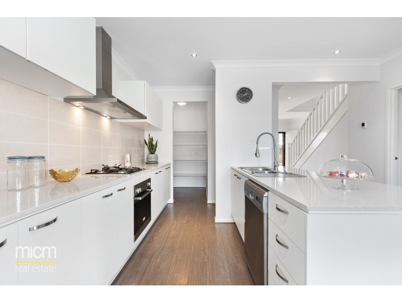 38 Jansar Street, Point Cook VIC 3030