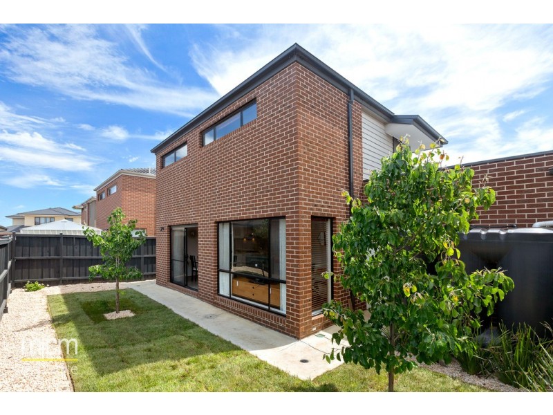38 Jansar Street, Point Cook VIC 3030