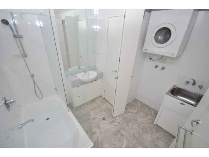 REF 24078/183 City Road, Southbank VIC 3006