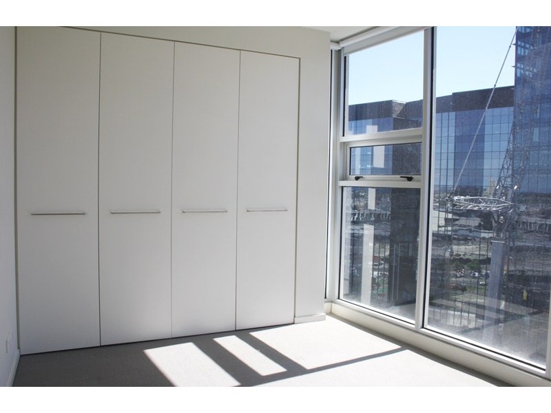 1709/8 McCrae Street, Docklands VIC 3008