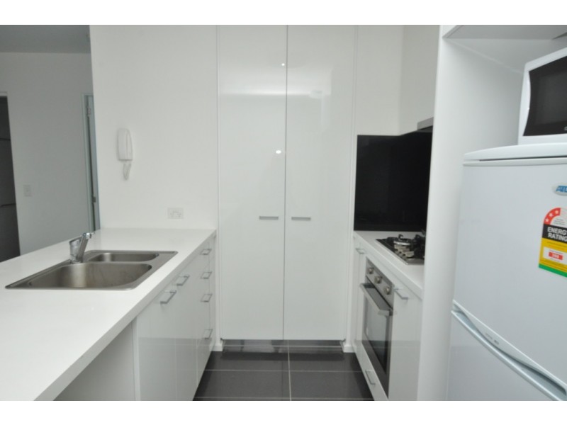 REF 24081/241 City Road, Southbank VIC 3006